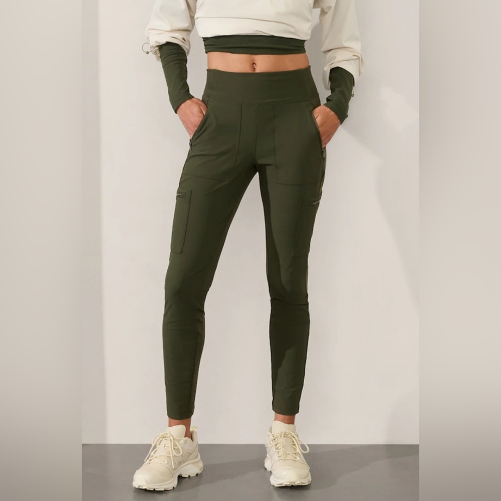 ATHLETA - HEADLANDS HYBRID HIGH RISE CARGO LEGGING - ASPEN OLIVE - Size 0 Tall